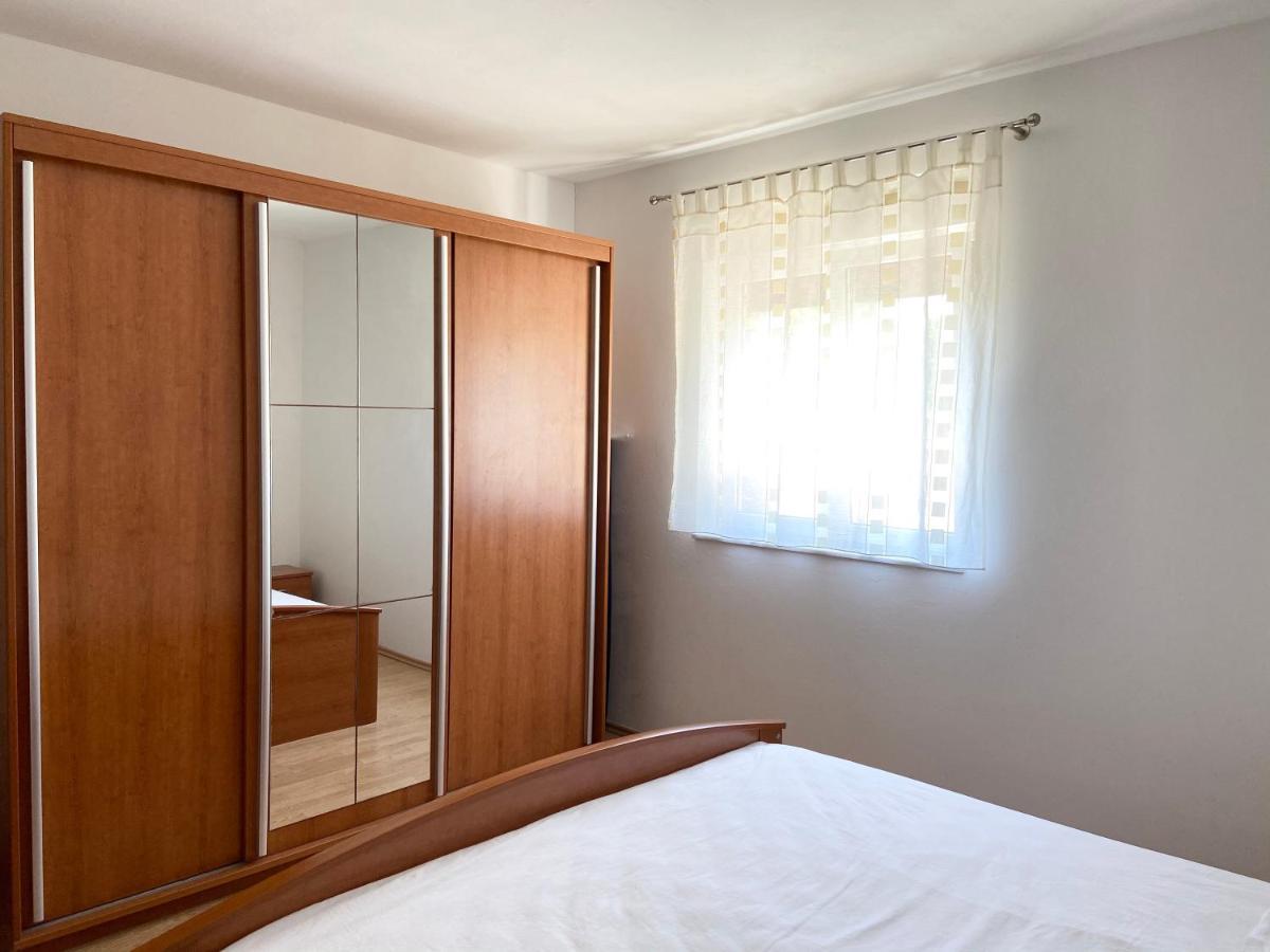 Apartments Pijaza Banjol Eksteriør billede