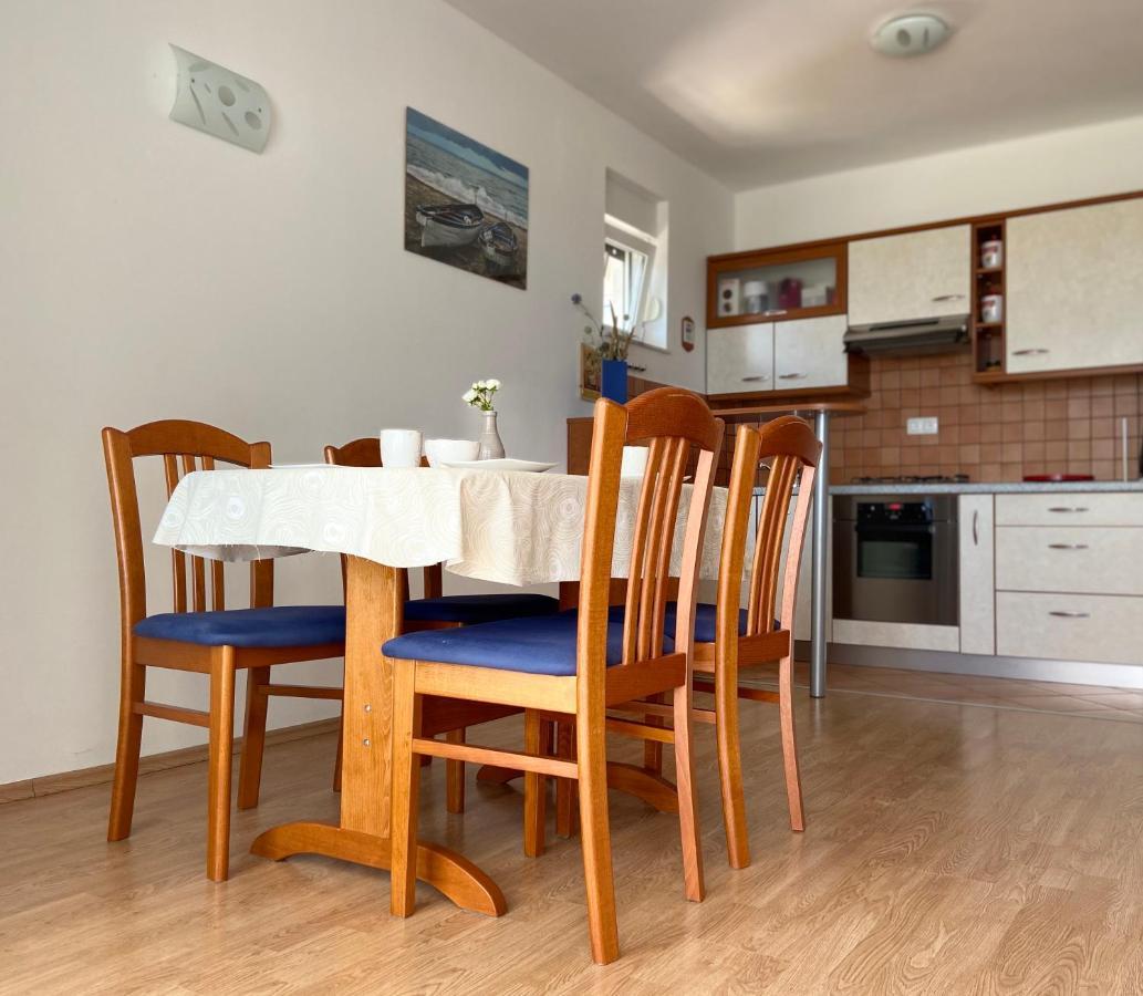 Apartments Pijaza Banjol Eksteriør billede