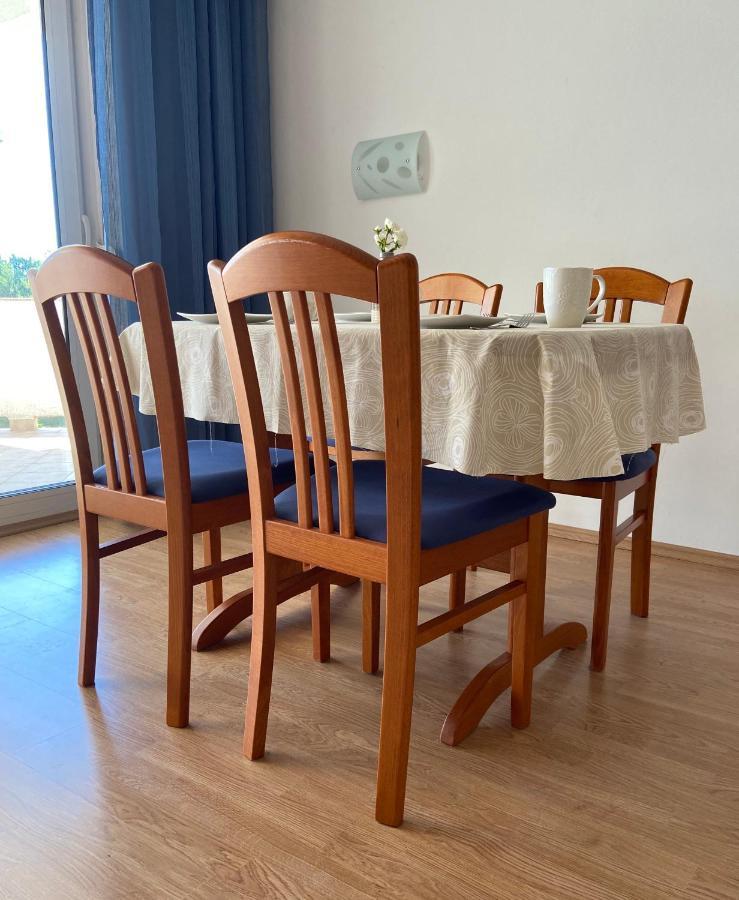 Apartments Pijaza Banjol Eksteriør billede